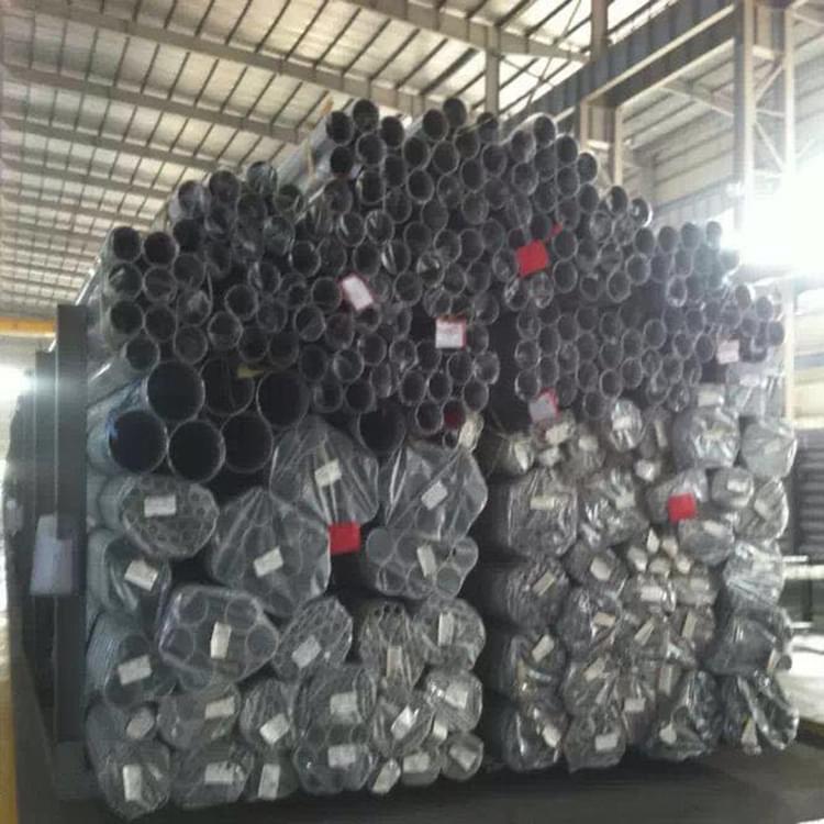 永穗不銹鋼圓管已包裝，待發(fā)貨倉庫